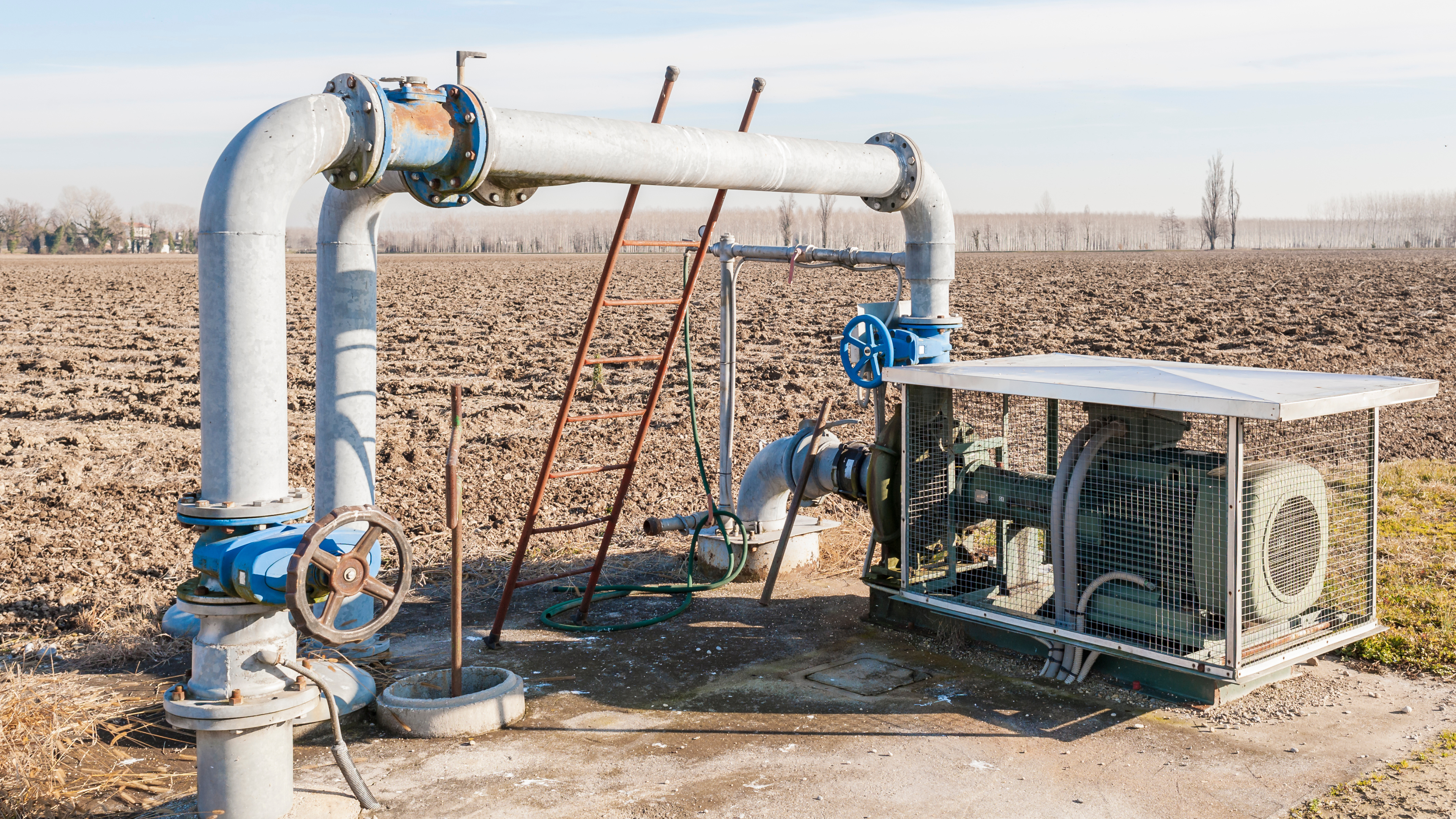 Agricultural irrigation pump using Load Controls PMP-25 for motor load monitoring, dry-run protection, and efficient water management.